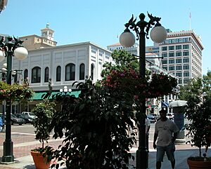 Sandiego gaslampquarter (cropped)