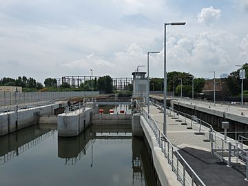 Three Mills Lock.jpg