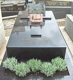 Tombe de Marcel Aymé - Cimetière Saint-Vincent (Paris)