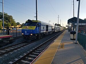 20220703 192902 LIRR 408 Islip