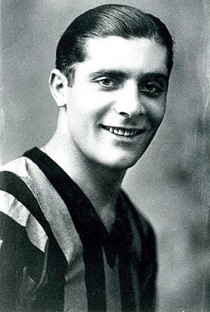 Giuseppe Meazza 1935.jpg