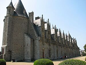 InsideFacadeChateaudeJosselin