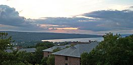 Lake Cayuga.jpg