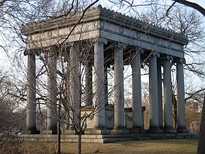 Palmer mausoleum 051202