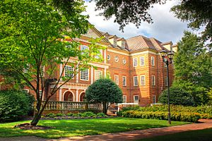 Regent University Robertson Hall