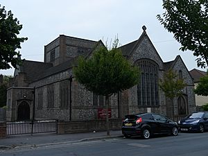 St Edmund, Chingford 03.JPG