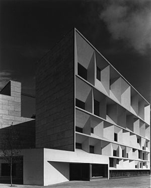 AUDITORIO LEON FACHADA