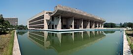 Palace of Assembly Chandigarh 2006.jpg