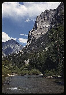 Zumwalt Meadows Kings Canyon (27511218566)