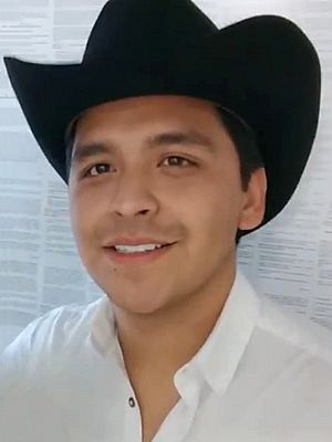 Christian Nodal invitación.jpg