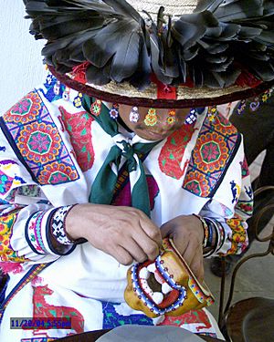 Huichol Trabajando