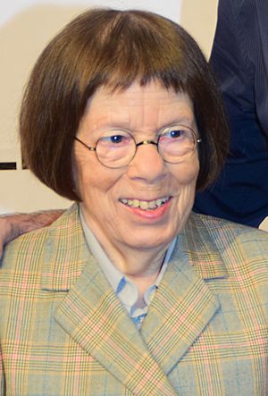 Linda Hunt.jpg