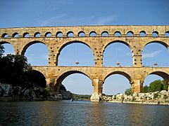 Pont du Gard from river