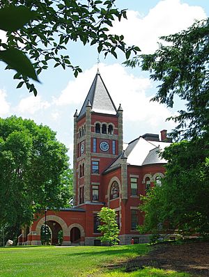 Thompson Hall, UNH 1.jpg