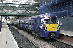 334038 sits at Edinburgh Waverley, 05 April 2013