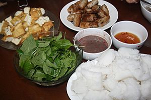 Bún đậu mắm tôm, bún nem rán