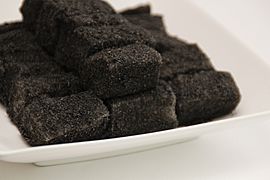 Black sesame injeolmi