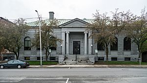 Lewiston, Maine Public Library.jpg