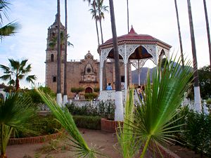 Plaza de Alamos, Son