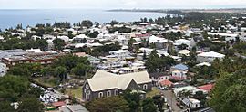 A view over the town centre and the gulf of Saint-Paul