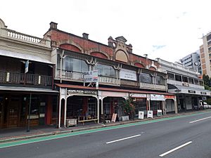 Shop Row, Woolloongabba.jpg