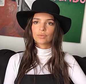 2 minutes with Emily Ratajkowski (2)