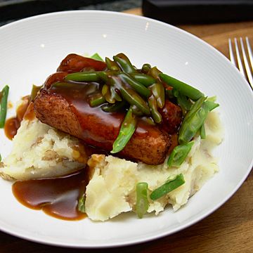 Bangers and Mash (vegan version)