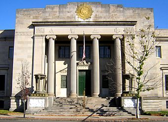 Masonic Temple Quincy MA 01.jpg