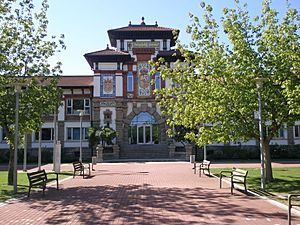 Palacio Nacional de Vinicultura-Atarrabia