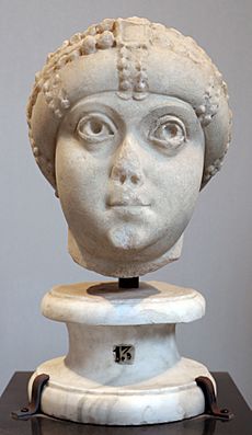 Ritratto femminile di tipo ariadne-amalasunta, 480-525 dc ca, da s.m. ai monti (musei capitolini)