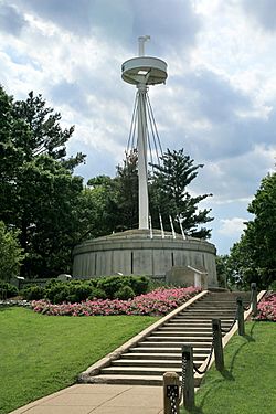 USS Maine Mast Memorial.jpg