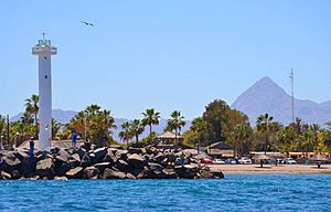 Faro Y Pilón, Puerto de Loreto