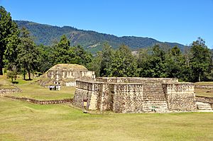 Iximche guatemala 2009.JPG