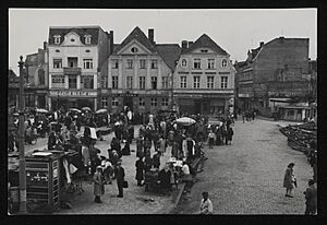 Slupsk, rynek 1945 (66046638)