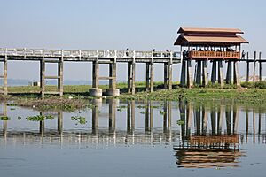 U Bein Bridge Mandalay 4