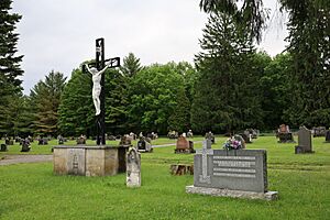 Cimetiere Ste Anne Perade 015