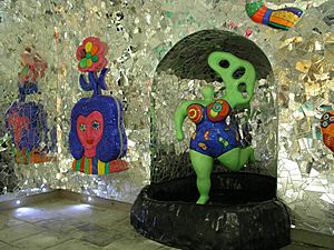 NikideSaintPhalle-Grotte