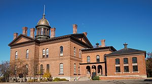 OldWashingtonCountyCourthouseStillwaterMNside