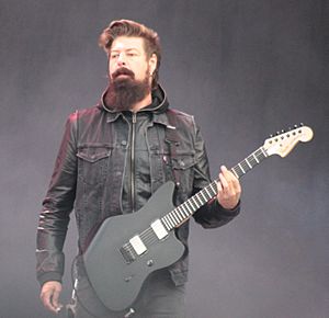 W0920-Hellfest2013 StoneSour JamesRoot 71653-Crop