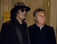 Mauricio Macri con Charly Garcia en el Teatro Colón