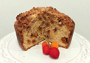 Arbutus unedo crumble cake