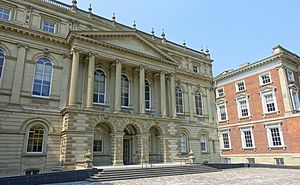 Exterior view, Osgoode Hall - Toronto, Canada - DSC00382