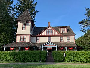 Front view of the Hicks-Stearns Family Museum