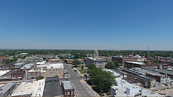 Downtown Newton Iowa.jpg