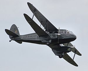 Dragon rapide g-aeml flying arp