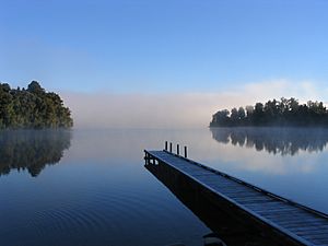 Lake mapourika NZ