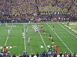 Ohio State vs. Michigan football 2011 04 (Michigan on offense)