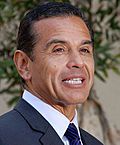 AntonioVillaraigosaHWOFMay2013 (1).jpg