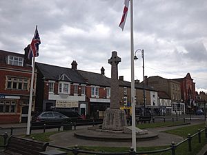 Biggleswade Town Centre War Memorial, Apr 2016