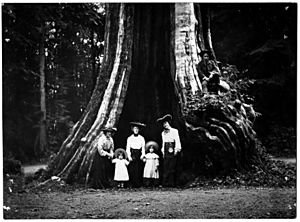 Pauline Johnson and group at Stanley Park VPL 9431